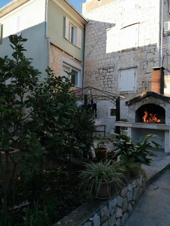 House Apartment *